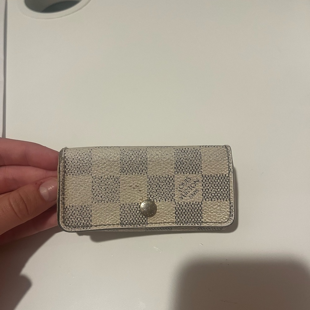 louis vuitton paris key holder azur